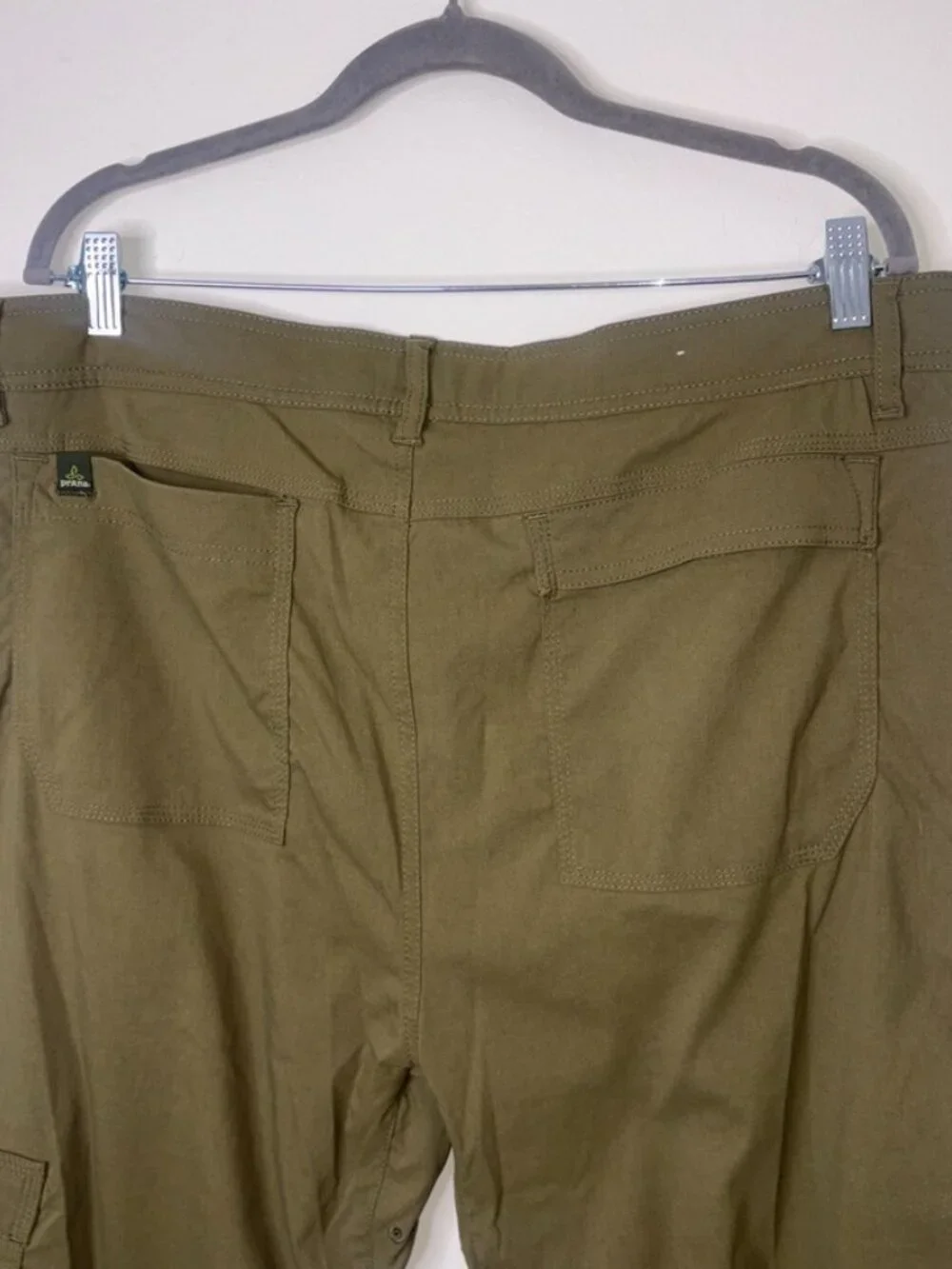 Prana men halle